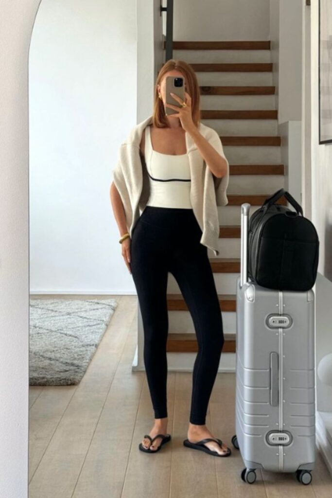 Stylish and comfortable airport outfit ideas to make traveling chic and stress-free. Perfect for long flights, layovers, and travel days. Airport Outfit, Airport Aesthetic, Airport Outfit Summer, Airport Outfits, Dress To Impress Airport Outfit, Classy Airport Outfit, Airport Outfit Comfy, Travel Aesthetic Airport, Airport Outfit Winter, Airport Fashion, What To Wear At The Airport, Airport Essentials, Airport Outfit Inspiration