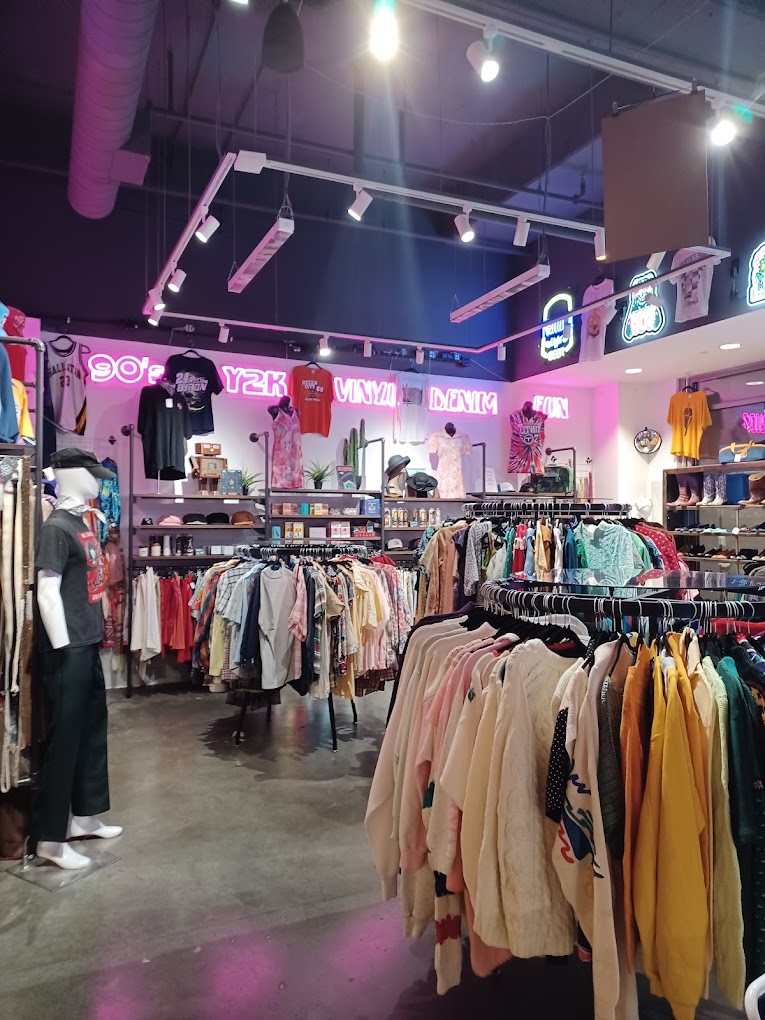 Discover the best shopping areas in Nashville, from trendy boutiques in The Gulch to vintage gems in East Nashville. Explore top spots for fashion, home decor, and unique finds in Music City! Nashville Shopping Areas, Shopping In Nashville, East Nashville Shopping, Nashville Shopping Mall, Vintage Shopping Nashville, Antique Shopping In Nashville, Nashville Outfits Shopping, Best Nashville Shopping, Best Boutique Shopping In Nashville, Boutique Shopping In Nashville, Boot Shopping In Nashville