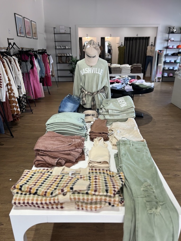 Discover the best shopping areas in Nashville, from trendy boutiques in The Gulch to vintage gems in East Nashville. Explore top spots for fashion, home decor, and unique finds in Music City! Nashville Shopping Areas, Shopping In Nashville, East Nashville Shopping, Nashville Shopping Mall, Vintage Shopping Nashville, Antique Shopping In Nashville, Nashville Outfits Shopping, Best Nashville Shopping, Best Boutique Shopping In Nashville, Boutique Shopping In Nashville, Boot Shopping In Nashville