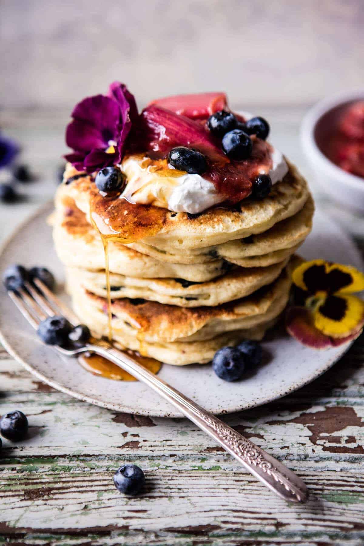 Enjoy 20+ mouthwatering blueberry breakfast recipes, from fluffy pancakes and waffles to smoothies and baked oats. Perfect for busy mornings or weekend treats! Lemon Blueberry Breakfast Recipes, Quick Bread, Vegan Blueberry Breakfast Recipes, Blueberry Cast Iron Skillet Recipes Breakfast, Breakfast Blueberry Muffins Recipes, Paleo Blueberry Recipes Breakfast Ideas, Frozen Blueberry Recipes Easy Breakfast, Blueberry Oatmeal Bars Healthy, Blueberry Oats Recipes Breakfast