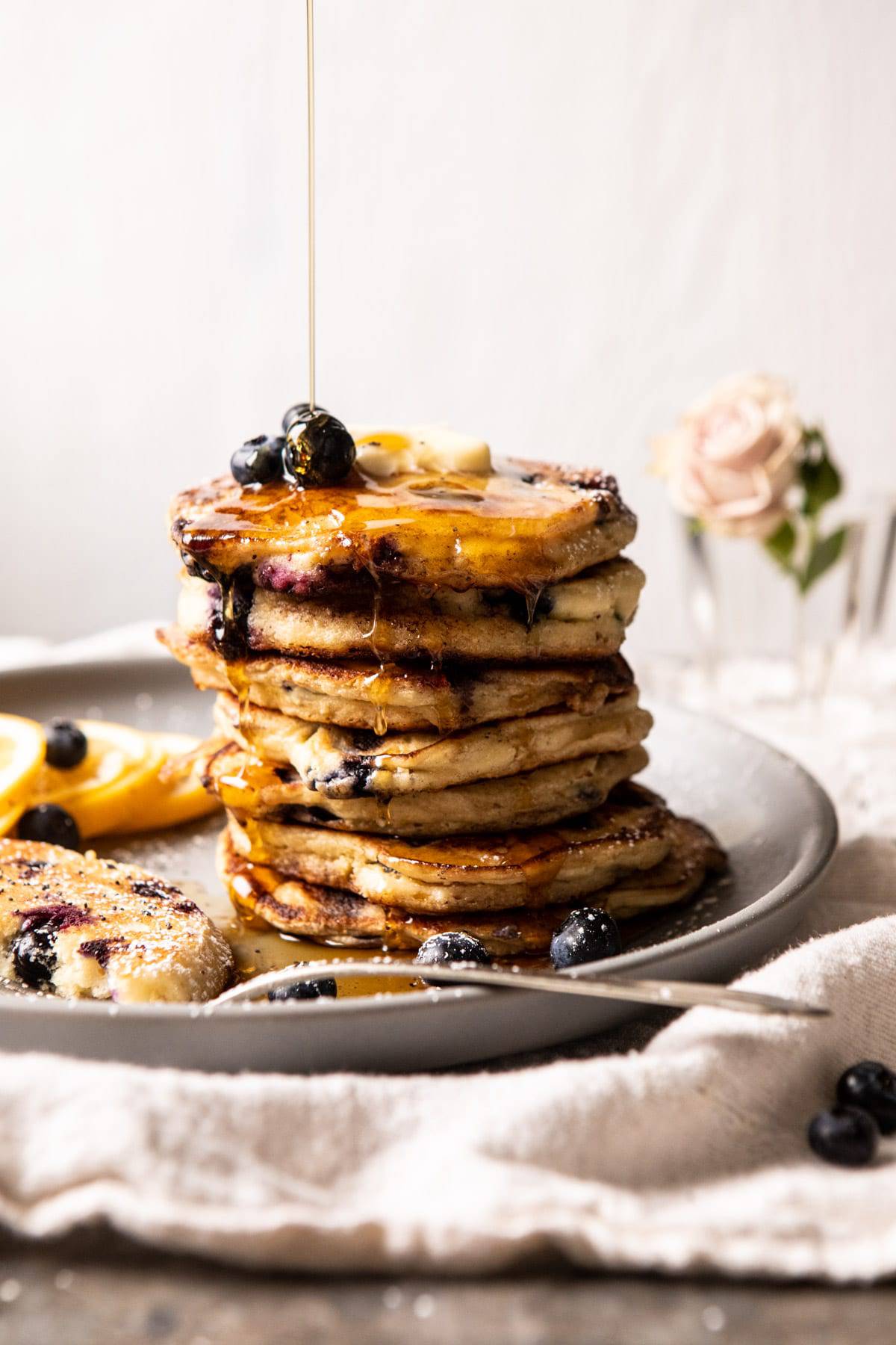 Enjoy 20+ mouthwatering blueberry breakfast recipes, from fluffy pancakes and waffles to smoothies and baked oats. Perfect for busy mornings or weekend treats! Lemon Blueberry Breakfast Recipes, Quick Bread, Vegan Blueberry Breakfast Recipes, Blueberry Cast Iron Skillet Recipes Breakfast, Breakfast Blueberry Muffins Recipes, Paleo Blueberry Recipes Breakfast Ideas, Frozen Blueberry Recipes Easy Breakfast, Blueberry Oatmeal Bars Healthy, Blueberry Oats Recipes Breakfast