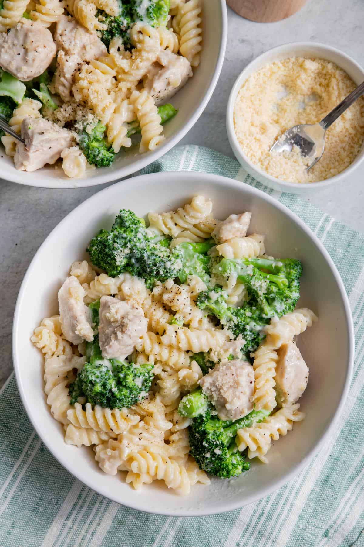 Try these 15 delicious chicken and broccoli recipes perfect for lunch or dinner! From stir-fries to casseroles, these easy meals are healthy, flavorful, and family-friendly. Chicken And Broccoli Recipes, Chicken And Broccoli Recipes Dairy Free, Healthy Chicken Broccoli Recipes Quick, Chicken And Broccoli Recipes Rice, Recipes Teriyaki, Recipes Using Broccoli And Chicken, Broccoli Zucchini Chicken Recipes, Air Fryer, Recipes Baked, Dutch Oven, Honey, No Cheese, Stir Fry, Paleo, With Rice