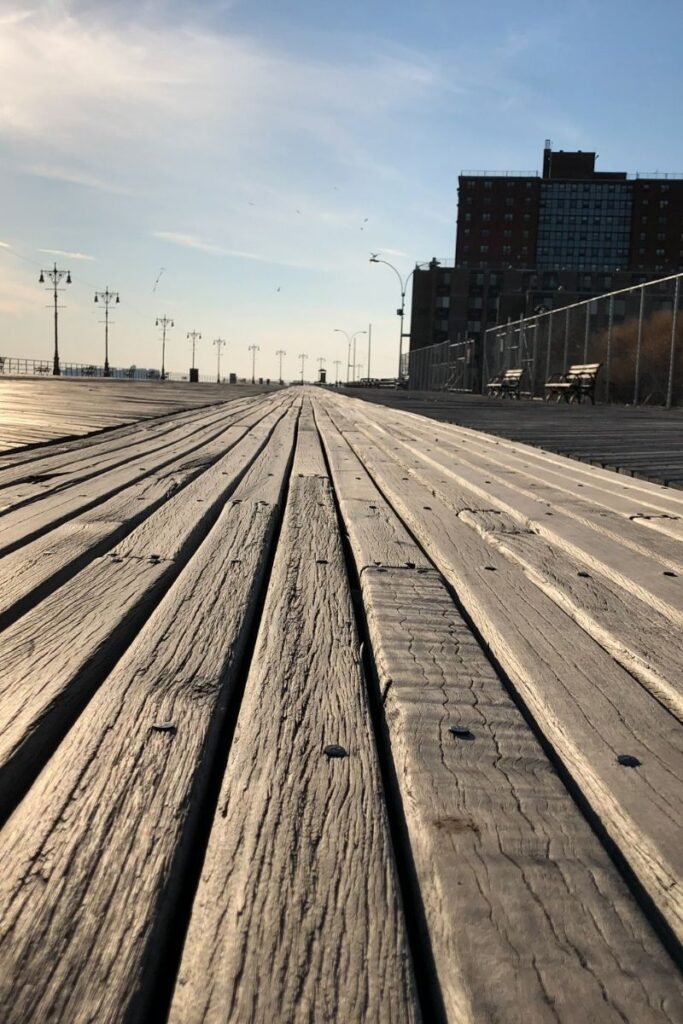 Explore the 15 best walks in NYC, from scenic waterfronts to historic neighborhoods. Explore iconic parks, hidden gems, and cultural hotspots on foot! NYC Walks, Night Walks NYC, Late Night Walks In NYC, Best Walks In NYC, Morning Walks NYC, Best Hikes Near NYC, Hikes Near NYC, Hiking In NYC, Hiking Trails Near NYC, Walking In NYC, Girls Walking NYC, Walking In NYC At Night, Walking In New York Aesthetic, Walking In New York, Walking In The Rain In New York