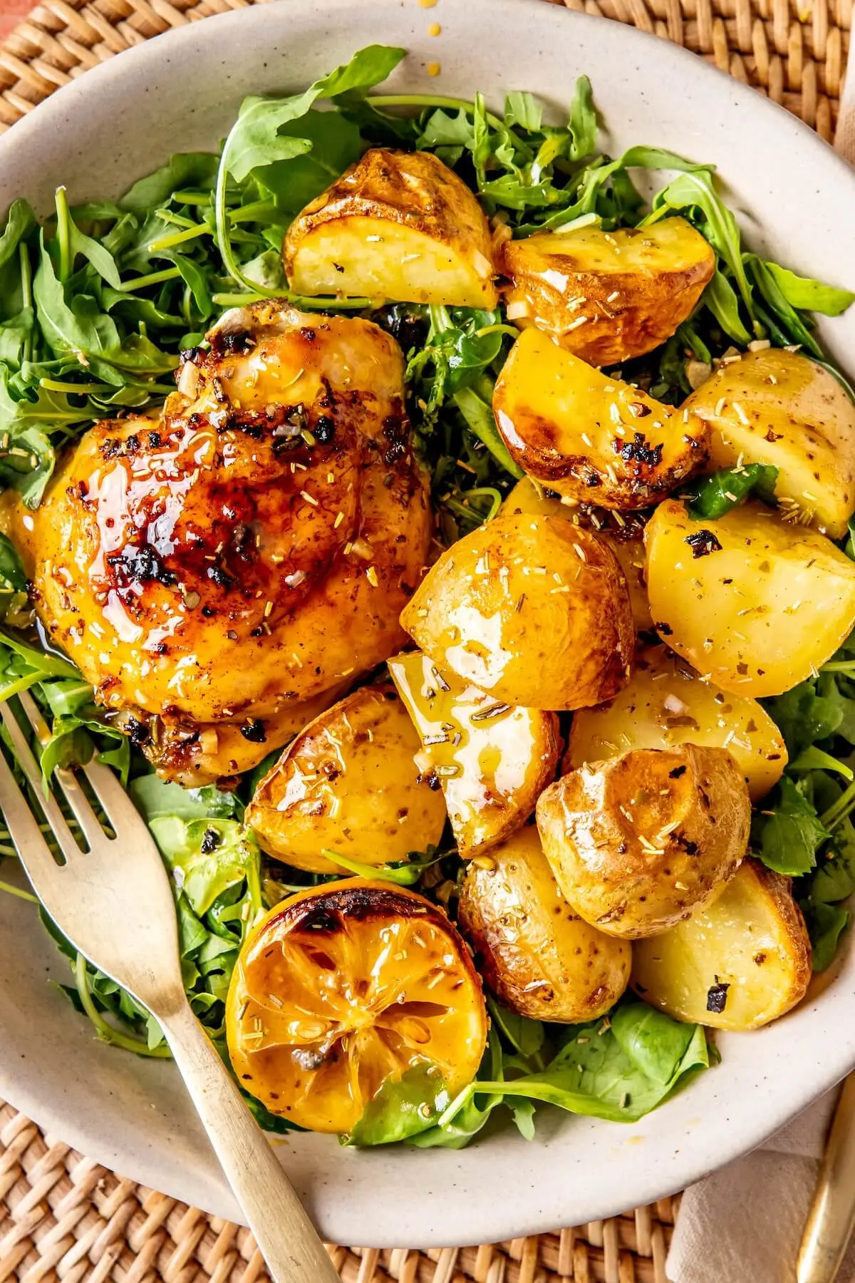 Check out 23 delicious chicken and potato recipes perfect for lunch or dinner! From one-pan wonders to creamy casseroles, these easy meals are packed with flavor and comfort. Chicken And Potatoes Recipes, Chicken And Potatoes In Oven, Chicken Potatoes And Green Beans, Baked Chicken And Potatoes, Chicken Green Beans Potatoes, Roasted Chicken And Potatoes, Chicken And Potatoes Recipes Crockpot, Chicken And Mash Potatoes Recipes, Recipes Easy, Healthy, Potatoes Recipes Air Fryer, Skillet