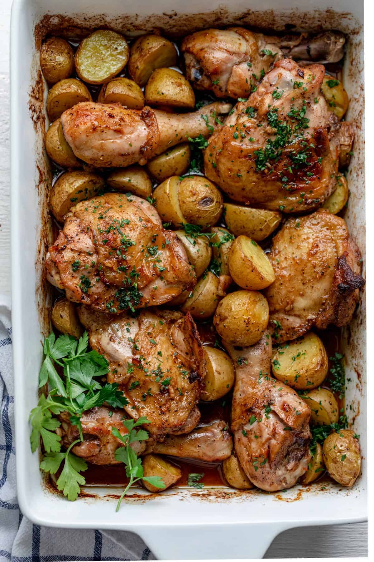 Check out 23 delicious chicken and potato recipes perfect for lunch or dinner! From one-pan wonders to creamy casseroles, these easy meals are packed with flavor and comfort. Chicken And Potatoes Recipes, Chicken And Potatoes In Oven, Chicken Potatoes And Green Beans, Baked Chicken And Potatoes, Chicken Green Beans Potatoes, Roasted Chicken And Potatoes, Chicken And Potatoes Recipes Crockpot, Chicken And Mash Potatoes Recipes, Recipes Easy, Healthy, Potatoes Recipes Air Fryer, Skillet