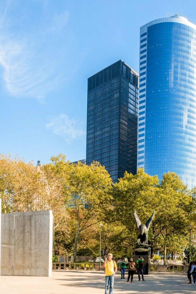 Explore the 15 best walks in NYC, from scenic waterfronts to historic neighborhoods. Explore iconic parks, hidden gems, and cultural hotspots on foot! NYC Walks, Night Walks NYC, Late Night Walks In NYC, Best Walks In NYC, Morning Walks NYC, Best Hikes Near NYC, Hikes Near NYC, Hiking In NYC, Hiking Trails Near NYC, Walking In NYC, Girls Walking NYC, Walking In NYC At Night, Walking In New York Aesthetic, Walking In New York, Walking In The Rain In New York