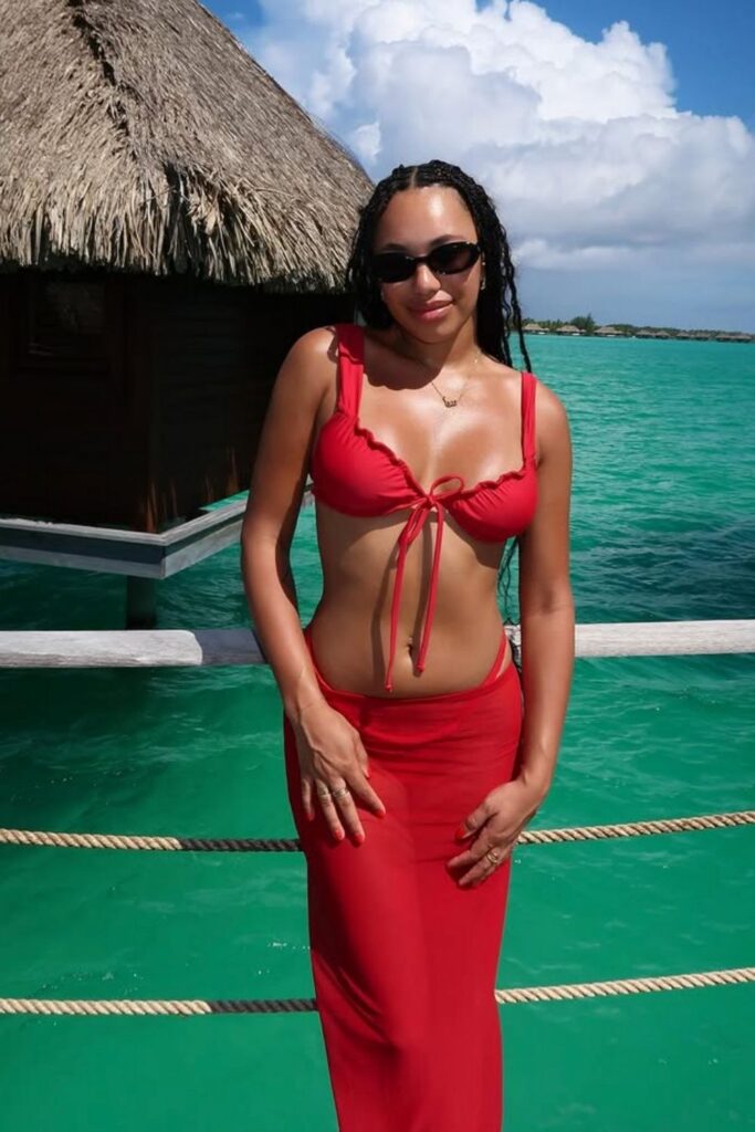 Planning a trip to Bora Bora? Get inspired with these chic and breezy outfit ideas perfect for beach days, sunset dinners, and island adventures. From flowy maxi dresses to stylish resort wear, this guide has everything you need to pack for a fashionable getaway! Bora Bora Outfits Women, Bora Bora Travel, Bora Bora Island Honeymoon, Bora Bora Outfit Ideas, Bora Bora Outfits, Bora Bora Outfits Aesthetic, Packing List, Things To Do, Travel Tips, Bora Bora Itinerary, What To Wear