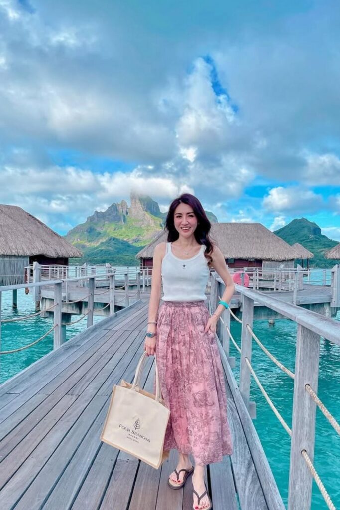 Planning a trip to Bora Bora? Get inspired with these chic and breezy outfit ideas perfect for beach days, sunset dinners, and island adventures. From flowy maxi dresses to stylish resort wear, this guide has everything you need to pack for a fashionable getaway! Bora Bora Outfits Women, Bora Bora Travel, Bora Bora Island Honeymoon, Bora Bora Outfit Ideas, Bora Bora Outfits, Bora Bora Outfits Aesthetic, Packing List, Things To Do, Travel Tips, Bora Bora Itinerary, What To Wear