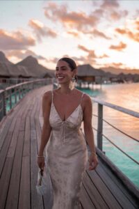 Planning a trip to Bora Bora? Get inspired with these chic and breezy outfit ideas perfect for beach days, sunset dinners, and island adventures. From flowy maxi dresses to stylish resort wear, this guide has everything you need to pack for a fashionable getaway! Bora Bora Outfits Women, Bora Bora Travel, Bora Bora Island Honeymoon, Bora Bora Outfit Ideas, Bora Bora Outfits, Bora Bora Outfits Aesthetic, Packing List, Things To Do, Travel Tips, Bora Bora Itinerary, What To Wear