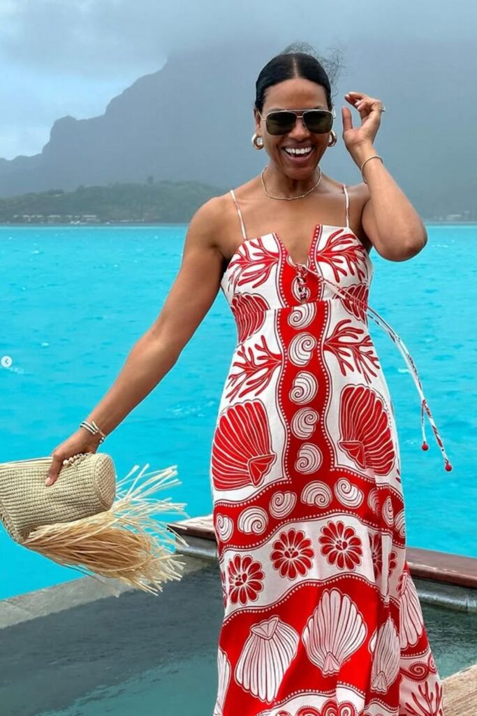 Planning a trip to Bora Bora? Get inspired with these chic and breezy outfit ideas perfect for beach days, sunset dinners, and island adventures. From flowy maxi dresses to stylish resort wear, this guide has everything you need to pack for a fashionable getaway! Bora Bora Outfits Women, Bora Bora Travel, Bora Bora Island Honeymoon, Bora Bora Outfit Ideas, Bora Bora Outfits, Bora Bora Outfits Aesthetic, Packing List, Things To Do, Travel Tips, Bora Bora Itinerary, What To Wear