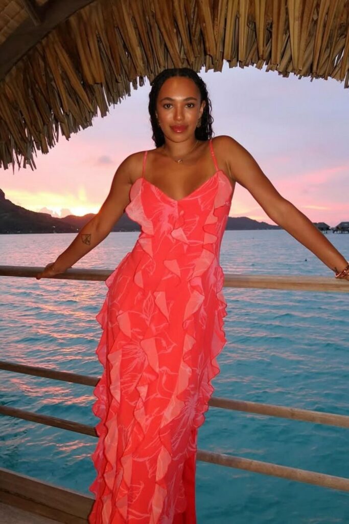 Planning a trip to Bora Bora? Get inspired with these chic and breezy outfit ideas perfect for beach days, sunset dinners, and island adventures. From flowy maxi dresses to stylish resort wear, this guide has everything you need to pack for a fashionable getaway! Bora Bora Outfits Women, Bora Bora Travel, Bora Bora Island Honeymoon, Bora Bora Outfit Ideas, Bora Bora Outfits, Bora Bora Outfits Aesthetic, Packing List, Things To Do, Travel Tips, Bora Bora Itinerary, What To Wear