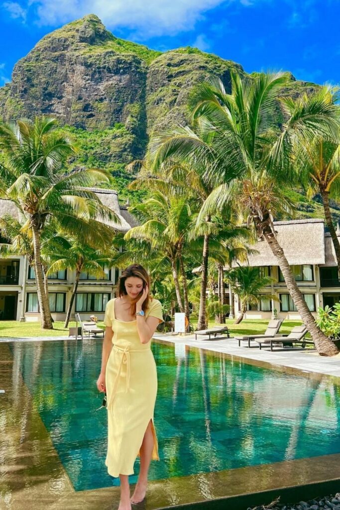 Planning a trip to Mauritius? Get inspired with these stylish Mauritius outfit ideas perfect for beach days, brunch, exploring, and evening dinners. From breezy maxi dresses to chic resort wear, discover what to pack for a fashionable island getaway! Mauritius Dinner Outfits, Mauritius Outfits Aesthetic, Mauritius Outfits Summer, Honeymoon Outfits Mauritius, Mauritius Outfits Style, Island Vacation Outfits Mauritius, Outfits To Wear In Mauritius, Modest, Mauritius Travel Outfits