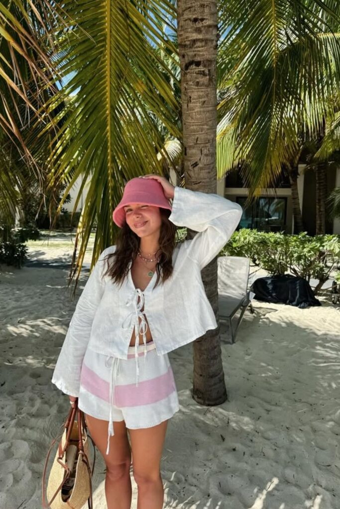 Planning a trip to Mauritius? Get inspired with these stylish Mauritius outfit ideas perfect for beach days, brunch, exploring, and evening dinners. From breezy maxi dresses to chic resort wear, discover what to pack for a fashionable island getaway! Mauritius Dinner Outfits, Mauritius Outfits Aesthetic, Mauritius Outfits Summer, Honeymoon Outfits Mauritius, Mauritius Outfits Style, Island Vacation Outfits Mauritius, Outfits To Wear In Mauritius, Modest, Mauritius Travel Outfits