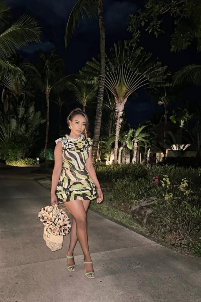 Planning a trip to Mauritius? Get inspired with these stylish Mauritius outfit ideas perfect for beach days, brunch, exploring, and evening dinners. From breezy maxi dresses to chic resort wear, discover what to pack for a fashionable island getaway! Mauritius Dinner Outfits, Mauritius Outfits Aesthetic, Mauritius Outfits Summer, Honeymoon Outfits Mauritius, Mauritius Outfits Style, Island Vacation Outfits Mauritius, Outfits To Wear In Mauritius, Modest, Mauritius Travel Outfits
