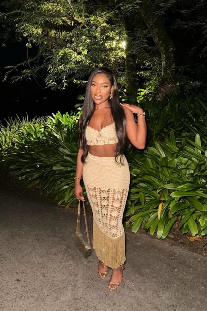 Planning a trip to Mauritius? Get inspired with these stylish Mauritius outfit ideas perfect for beach days, brunch, exploring, and evening dinners. From breezy maxi dresses to chic resort wear, discover what to pack for a fashionable island getaway! Mauritius Dinner Outfits, Mauritius Outfits Aesthetic, Mauritius Outfits Summer, Honeymoon Outfits Mauritius, Mauritius Outfits Style, Island Vacation Outfits Mauritius, Outfits To Wear In Mauritius, Modest, Mauritius Travel Outfits