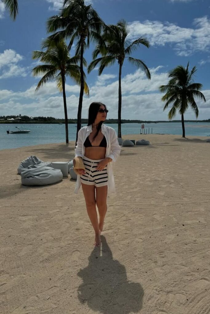 Planning a trip to Mauritius? Get inspired with these stylish Mauritius outfit ideas perfect for beach days, brunch, exploring, and evening dinners. From breezy maxi dresses to chic resort wear, discover what to pack for a fashionable island getaway! Mauritius Dinner Outfits, Mauritius Outfits Aesthetic, Mauritius Outfits Summer, Honeymoon Outfits Mauritius, Mauritius Outfits Style, Island Vacation Outfits Mauritius, Outfits To Wear In Mauritius, Modest, Mauritius Travel Outfits