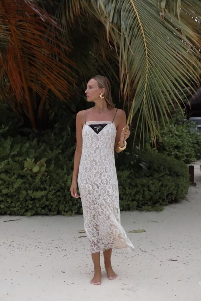 Planning a trip to Mauritius? Get inspired with these stylish Mauritius outfit ideas perfect for beach days, brunch, exploring, and evening dinners. From breezy maxi dresses to chic resort wear, discover what to pack for a fashionable island getaway! Mauritius Dinner Outfits, Mauritius Outfits Aesthetic, Mauritius Outfits Summer, Honeymoon Outfits Mauritius, Mauritius Outfits Style, Island Vacation Outfits Mauritius, Outfits To Wear In Mauritius, Modest, Mauritius Travel Outfits