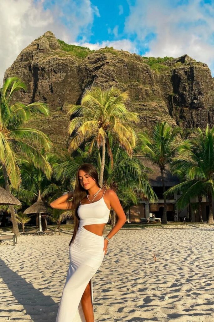 Planning a trip to Mauritius? Get inspired with these stylish Mauritius outfit ideas perfect for beach days, brunch, exploring, and evening dinners. From breezy maxi dresses to chic resort wear, discover what to pack for a fashionable island getaway! Mauritius Dinner Outfits, Mauritius Outfits Aesthetic, Mauritius Outfits Summer, Honeymoon Outfits Mauritius, Mauritius Outfits Style, Island Vacation Outfits Mauritius, Outfits To Wear In Mauritius, Modest, Mauritius Travel Outfits