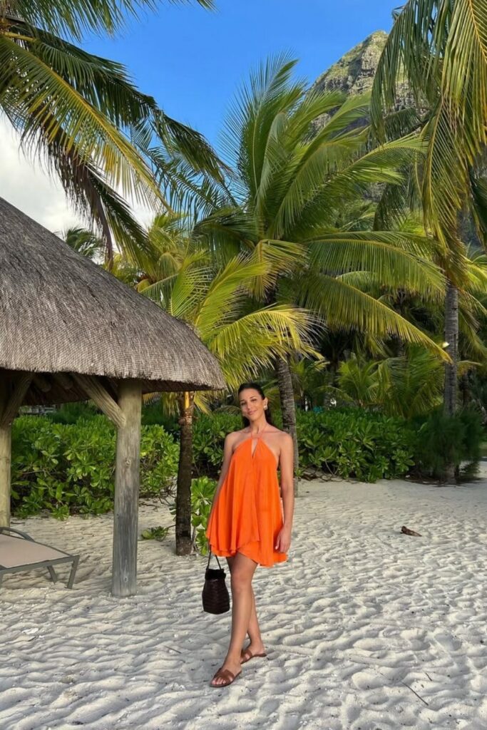 Planning a trip to Mauritius? Get inspired with these stylish Mauritius outfit ideas perfect for beach days, brunch, exploring, and evening dinners. From breezy maxi dresses to chic resort wear, discover what to pack for a fashionable island getaway! Mauritius Dinner Outfits, Mauritius Outfits Aesthetic, Mauritius Outfits Summer, Honeymoon Outfits Mauritius, Mauritius Outfits Style, Island Vacation Outfits Mauritius, Outfits To Wear In Mauritius, Modest, Mauritius Travel Outfits
