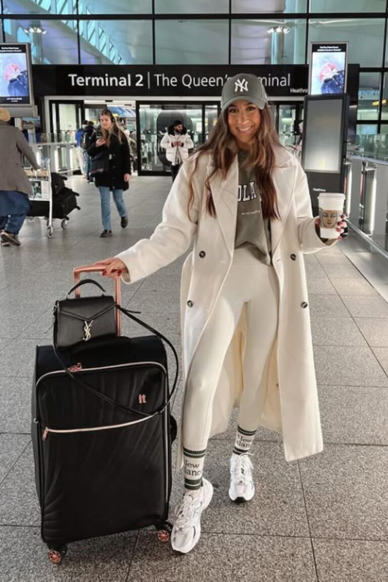 20 Comfy Airport Outfits You’ll Want to Copy for Your Next Flight