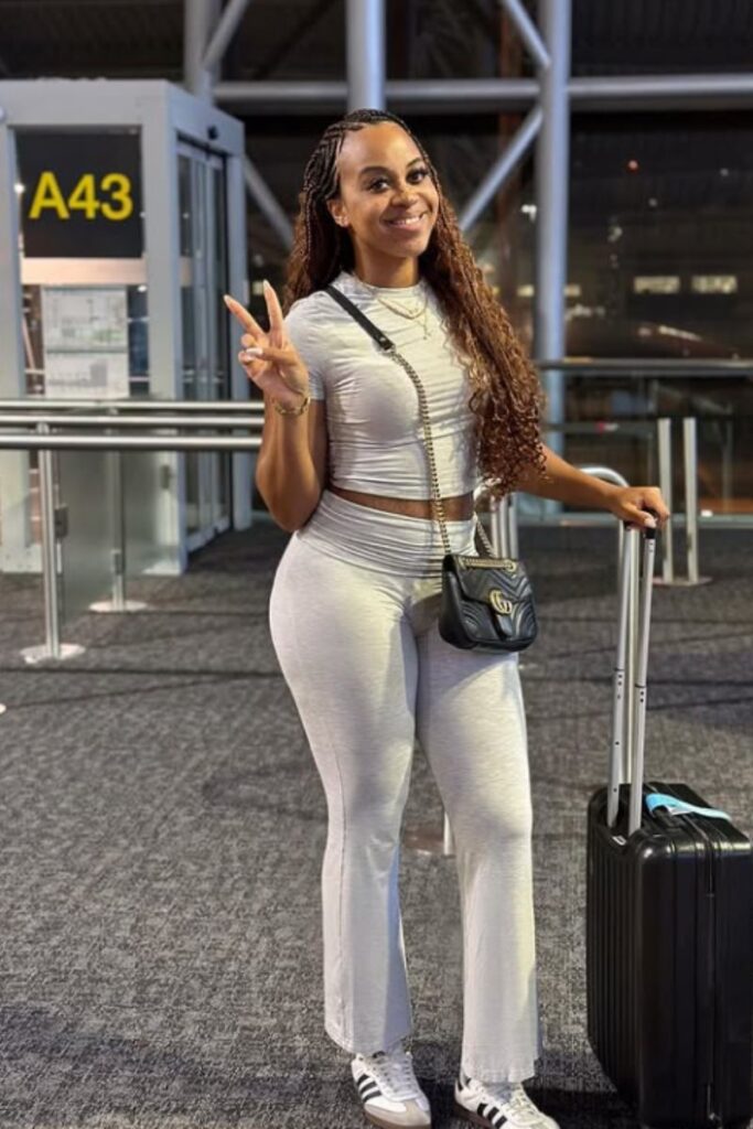 Travel in style with comfy airport outfits—chic, cozy looks perfect for long flights, layovers, and hassle-free travel days. Airport Outfit Comfy, Comfy Airport Outfit Summer, Plane Outfit Airport Style Comfy, Comfy Airport Outfit Long Flight, Comfy Airport Outfit Summer Casual, Comfy Cute Airport Outfit, Airport Outfit Comfy Long Flight, Airport Outfit Comfy Travel Style, Airport Outfit Ideas Comfy, Flight Outfit Airport Style Comfy, Airport Outfits Comfy