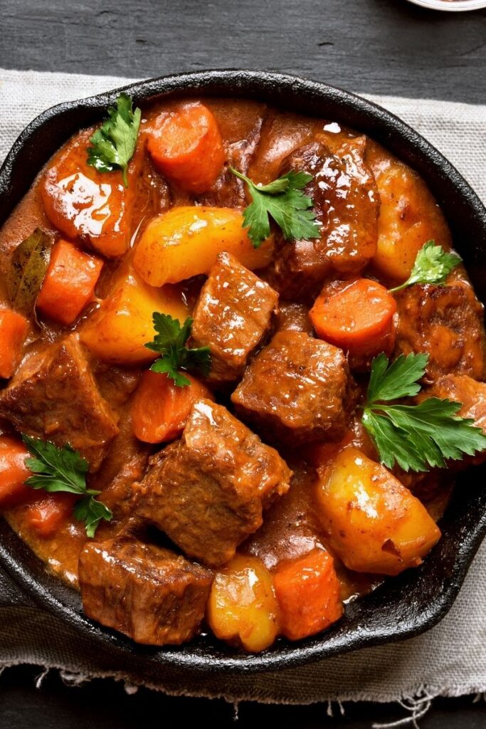 Discover 23 delicious beef recipes perfect for lunch or dinner! From hearty stews to quick stir-fries, these easy and flavorful dishes will elevate your meals.
Beef Recipes Asian, Beef Recipes Dinner, Beef Recipes For Dinner, Beef Recipes Easy, Vegetable Beef Soup Recipes, Recipes With Ground Beef, Recipes Using Ground Beef, Crockpot Beef Recipes, Beef Stir Fry Recipes, Quick And Easy Dinner Recipes With Ground Beef, Low Carb Ground Beef Recipes, Beef Brisket Recipes, Stew Beef Recipes