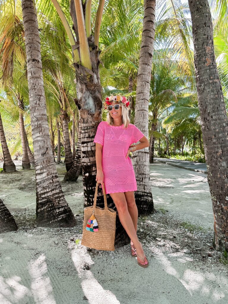 Planning a trip to Bora Bora? Get inspired with these chic and breezy outfit ideas perfect for beach days, sunset dinners, and island adventures. From flowy maxi dresses to stylish resort wear, this guide has everything you need to pack for a fashionable getaway! Bora Bora Outfits Women, Bora Bora Travel, Bora Bora Island Honeymoon, Bora Bora Outfit Ideas, Bora Bora Outfits, Bora Bora Outfits Aesthetic, Packing List, Things To Do, Travel Tips, Bora Bora Itinerary, What To Wear