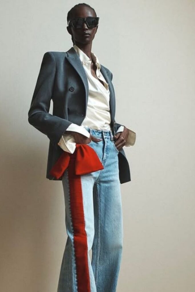 Elevate your style with chic blazer outfit ideas—perfect for work, weekends, and everything in between. Blazer With Leggings Outfit Ideas, Black Blazer Outfit Ideas, Red Blazer Outfit Ideas, Blazer Outfit Ideas For Women