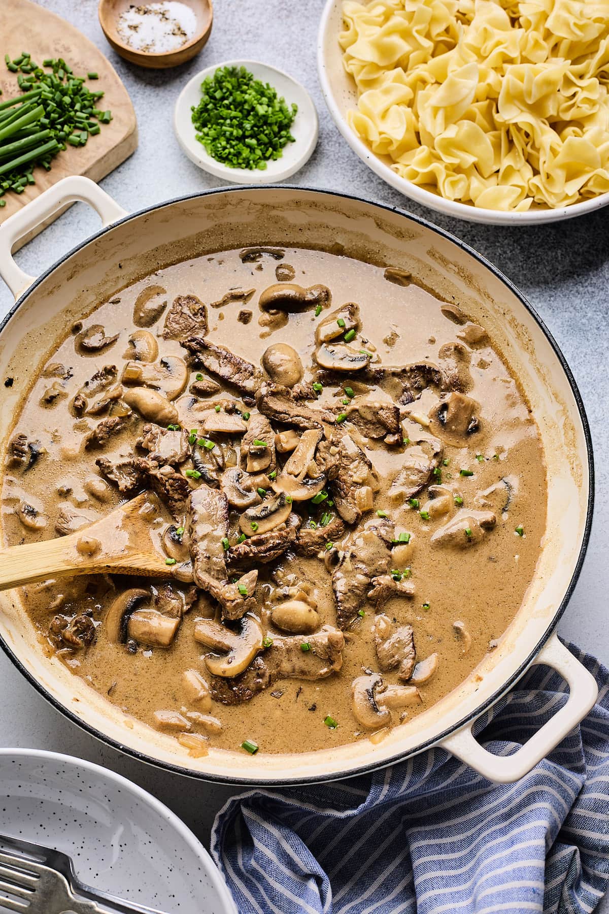 Discover 23 delicious beef recipes perfect for lunch or dinner! From hearty stews to quick stir-fries, these easy and flavorful dishes will elevate your meals.
Beef Recipes Asian, Beef Recipes Dinner, Beef Recipes For Dinner, Beef Recipes Easy, Vegetable Beef Soup Recipes, Recipes With Ground Beef, Recipes Using Ground Beef, Crockpot Beef Recipes, Beef Stir Fry Recipes, Quick And Easy Dinner Recipes With Ground Beef, Low Carb Ground Beef Recipes, Beef Brisket Recipes, Stew Beef Recipes