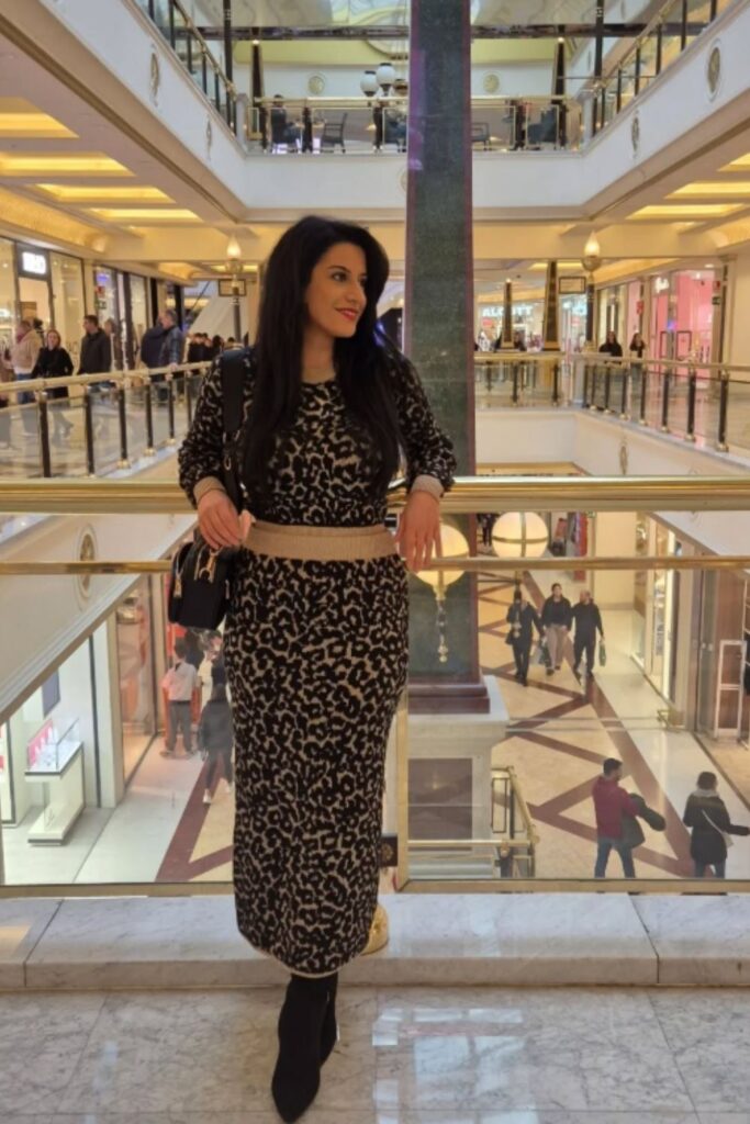 Turn heads with the perfect leopard print dress outfit—bold, stylish looks for everything from brunch dates to nights out.