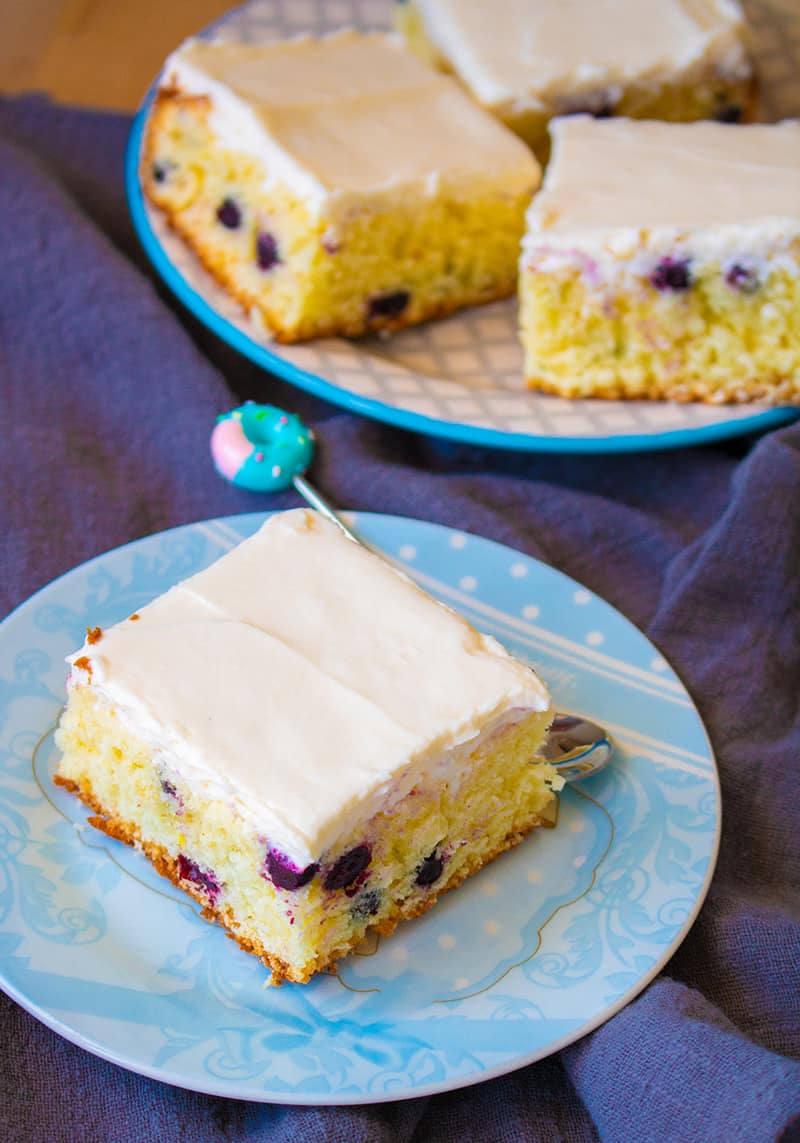 Discover 25 irresistible blueberry cake recipes, from classic coffee cakes to zesty lemon-blueberry delights. Perfect for every occasion, these easy and delicious cakes will satisfy your sweet tooth! Blueberry Cake Recipes, Blueberry Cake Recipes, Blueberry Cake Recipes Easy, Lemon Blueberry Angel Food Cake Recipes, Blueberry Zucchini Cake Recipes, Blueberry Cake Recipes Homemade, Blueberry Layer Cake Recipes