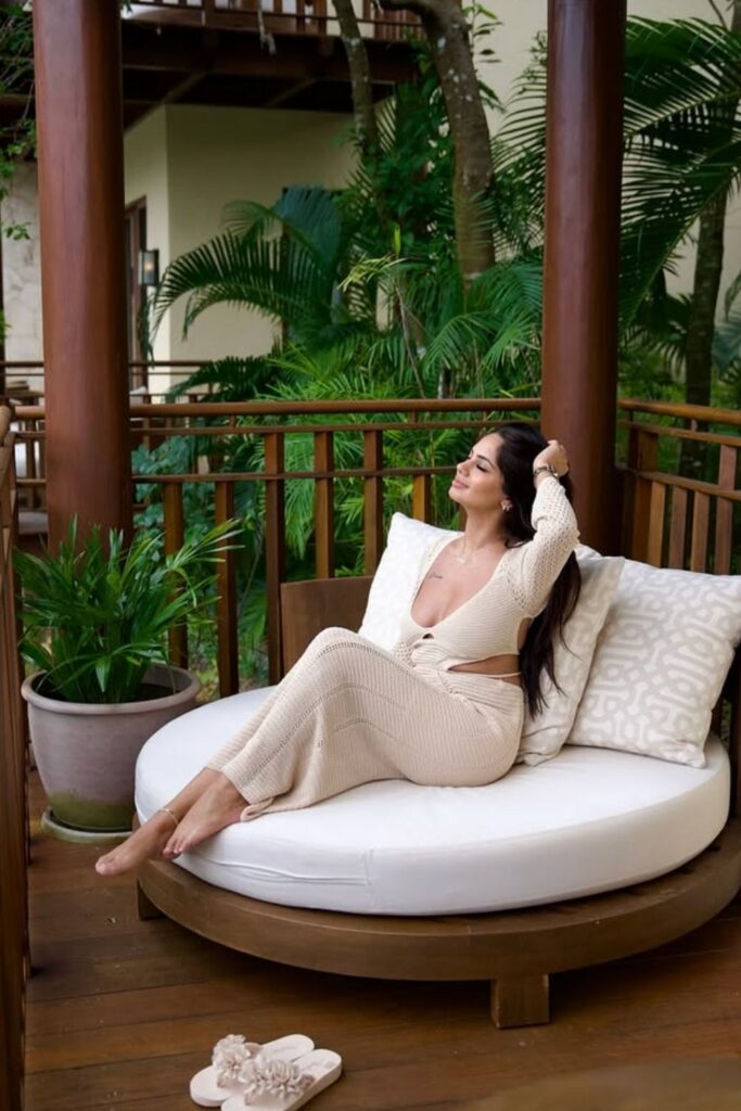 Chic and effortless tropical vacation outfits ideas perfect for beach lounging, island exploring, and sunset dinners. Get inspired to pack stylishly and confidently! Vacation Outfits Tropical, Tropical Vacation Aesthetic, Island Vacation Outfits Tropical, Tropical Vacation Outfits Casual, Cute Vacation Outfits Tropical, Tropical Vacation Outfits Baddie, Plus Size Tropical Vacation Outfits, Tropical Vacation Packing List, Vacation Outfits Black Women Tropical, Tropical Vacation Outfit Inspiration