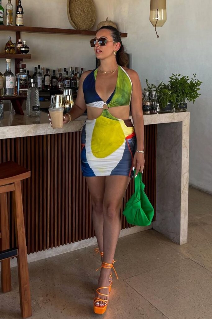Chic and effortless tropical vacation outfits ideas perfect for beach lounging, island exploring, and sunset dinners. Get inspired to pack stylishly and confidently! Vacation Outfits Tropical, Tropical Vacation Aesthetic, Island Vacation Outfits Tropical, Tropical Vacation Outfits Casual, Cute Vacation Outfits Tropical, Tropical Vacation Outfits Baddie, Plus Size Tropical Vacation Outfits, Tropical Vacation Packing List, Vacation Outfits Black Women Tropical, Tropical Vacation Outfit Inspiration