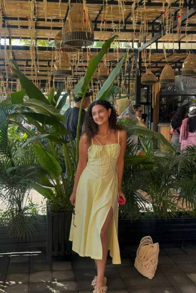 Chic and effortless tropical vacation outfits ideas perfect for beach lounging, island exploring, and sunset dinners. Get inspired to pack stylishly and confidently! Vacation Outfits Tropical, Tropical Vacation Aesthetic, Island Vacation Outfits Tropical, Tropical Vacation Outfits Casual, Cute Vacation Outfits Tropical, Tropical Vacation Outfits Baddie, Plus Size Tropical Vacation Outfits, Tropical Vacation Packing List, Vacation Outfits Black Women Tropical, Tropical Vacation Outfit Inspiration