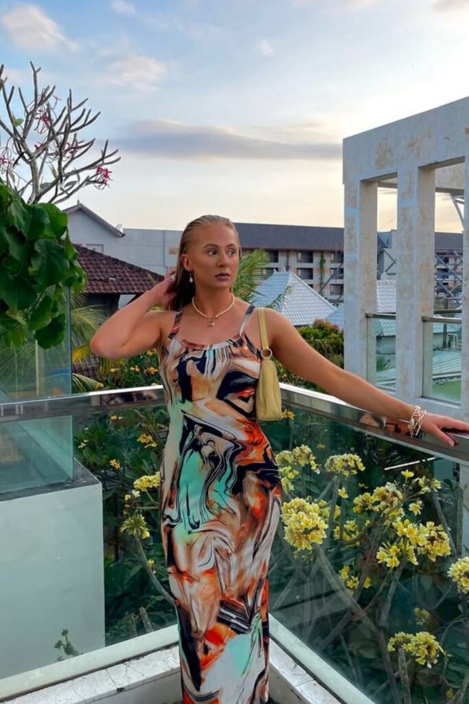 Chic and effortless tropical vacation outfits ideas perfect for beach lounging, island exploring, and sunset dinners. Get inspired to pack stylishly and confidently! Vacation Outfits Tropical, Tropical Vacation Aesthetic, Island Vacation Outfits Tropical, Tropical Vacation Outfits Casual, Cute Vacation Outfits Tropical, Tropical Vacation Outfits Baddie, Plus Size Tropical Vacation Outfits, Tropical Vacation Packing List, Vacation Outfits Black Women Tropical, Tropical Vacation Outfit Inspiration