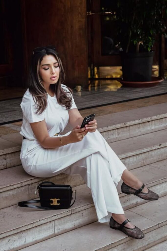 Stay effortlessly stylish with mesh ballet flats outfit ideas—light, breathable looks perfect for warm days and casual chic vibes.