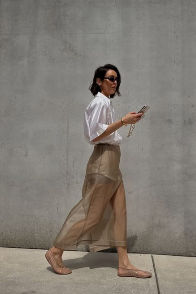 Stay effortlessly stylish with mesh ballet flats outfit ideas—light, breathable looks perfect for warm days and casual chic vibes.