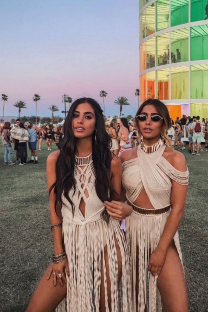 Get festival-ready with the best Coachella outfit ideas—boho looks, edgy styles, and statement pieces perfect for the desert vibe. Outfit Coachella, Coachella Outfit Aesthetic, Jennie Coachella Outfit, Coachella Festival Outfit, Coachella Outfit Ideas Women, Coachella Party Outfit, Coachella Outfit Ideas Bohemian, Coachella Outfit Plus Size, Coachella Outfit Boho, Coachella Cowgirl Outfit, Pink Coachella Outfit, Modest Coachella Outfit