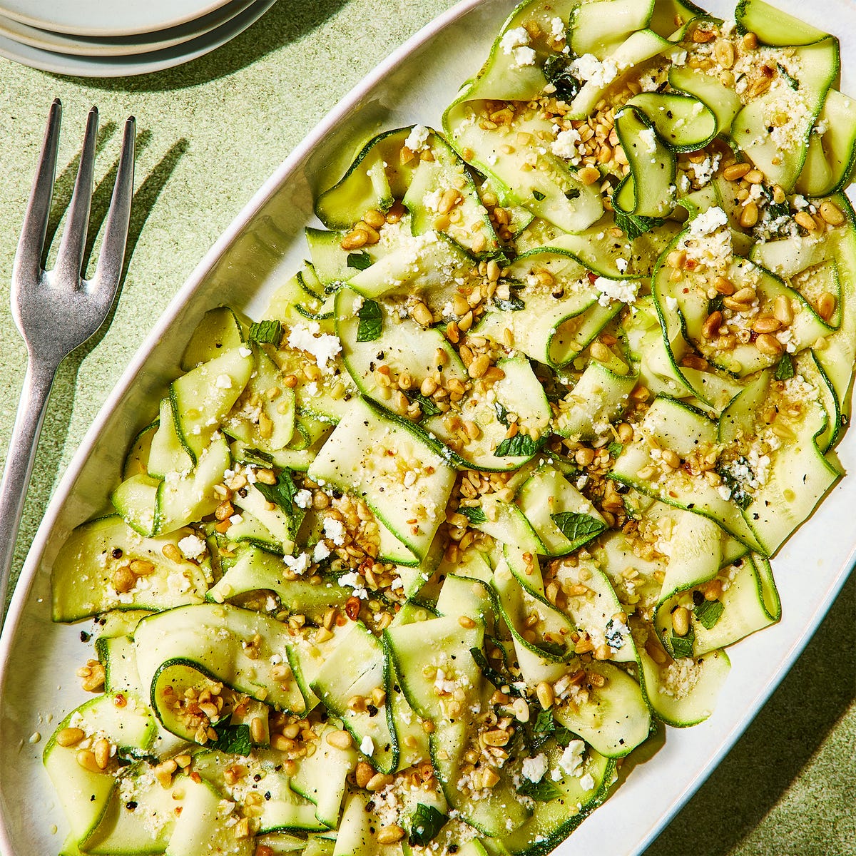 Discover 21 delicious zucchini recipes perfect for lunch or dinner! From crispy chips to hearty casseroles, these easy and flavorful dishes will make zucchini the star of your meals. Zucchini Recipes Healthy, Zucchini Recipes Air Fryer, Zucchini Bread Recipes, Zucchini Recipes Dinner, Zucchini Recipes Vegan, Squash And Zucchini Recipes, Chicken And Zucchini Recipes, Easy Zucchini Recipes, Vegan Zucchini Recipes, Roasted Zucchini Recipes, Zucchini Noodle Recipes, Zucchini Boat Recipes