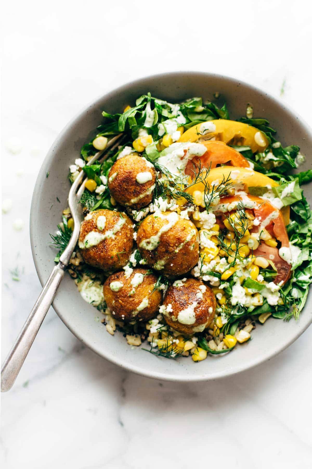 Fresh, easy, and packed with flavor—these summer dinner recipes are perfect for warm nights! From grilled chicken to vibrant pasta salads, find your next go-to meal here. Healthy Summer Dinner Recipes, Summer Dinner Recipes, Summer Recipes Dinner, Light Summer Dinner Recipes, Light Summer Dinner Recipes, Summer Recipes Dinner Easy, Summer Salad Recipes Dinner, Summer Dinner Recipes For Family, Fast Summer Dinner Recipes, Summer Dinner Recipes Grill