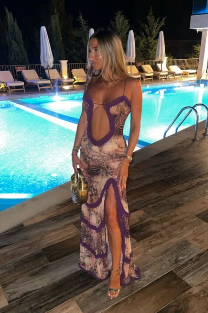 Plan the perfect vacation wardrobe with stylish cruise outfits—chic looks for days at sea, excursions, and elegant dinners. Cruise Outfits For Women, Cruise Outfits Black Women, Disney Cruise Outfits, Cruise Ship Outfits, Alaskan Cruise Outfits, Summer Cruise Outfits, Plus Size Cruise Outfits, Cute Cruise Outfits, Caribbean Cruise Outfits, Boat Cruise Outfits For Women, Cruise Vacation Outfits, Bahamas Cruise Outfits, River Cruise Outfits, Winter Cruise Outfits
