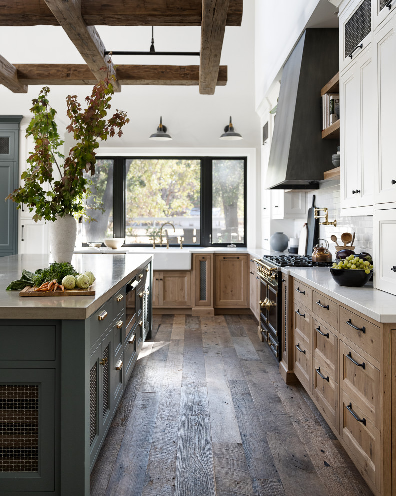 Charming farmhouse kitchen ideas to inspire your dream space. From rustic wood beams to cozy open shelving, get tips and stunning design inspiration. Rustic Farmhouse Kitchen, Old Farmhouse Kitchen Ideas, Farmhouse Kitchen Decor, Modern Farmhouse Kitchen, Small Farmhouse Kitchen, Moody, Farmhouse Kitchen Island, Farmhouse Kitchen Cabinets, Farmhouse Kitchen Design, Farmhouse Kitchen Table, European Farmhouse Kitchen, Coastal Farmhouse Kitchen, Country Kitchen Ideas Farmhouse Style