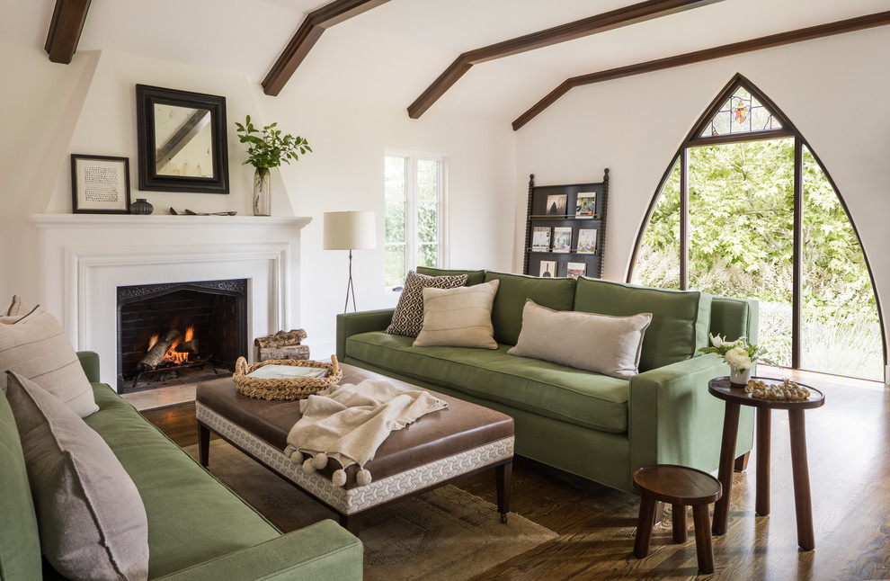 Get inspired with stylish green couch living room ideas! From modern minimalism to cozy vintage charm, discover how to decorate around a bold green sofa for a beautiful, inviting space. Olive Green Couch Living Room Ideas, Dark Green Couch Living Room Ideas, Living Room With Green Couch, Emerald Green Couch Living Room Ideas, Green Couch Living Room Colour Schemes, Sage Green Couch Living Room, Green Velvet Couch Living Room Ideas, Olive Green, Aesthetic, Light Green
