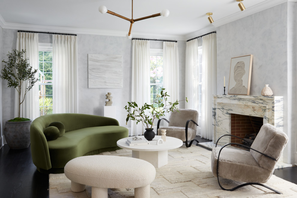 Get inspired with stylish green couch living room ideas! From modern minimalism to cozy vintage charm, discover how to decorate around a bold green sofa for a beautiful, inviting space. Olive Green Couch Living Room Ideas, Dark Green Couch Living Room Ideas, Living Room With Green Couch, Emerald Green Couch Living Room Ideas, Green Couch Living Room Colour Schemes, Sage Green Couch Living Room, Green Velvet Couch Living Room Ideas, Olive Green, Aesthetic, Light Green