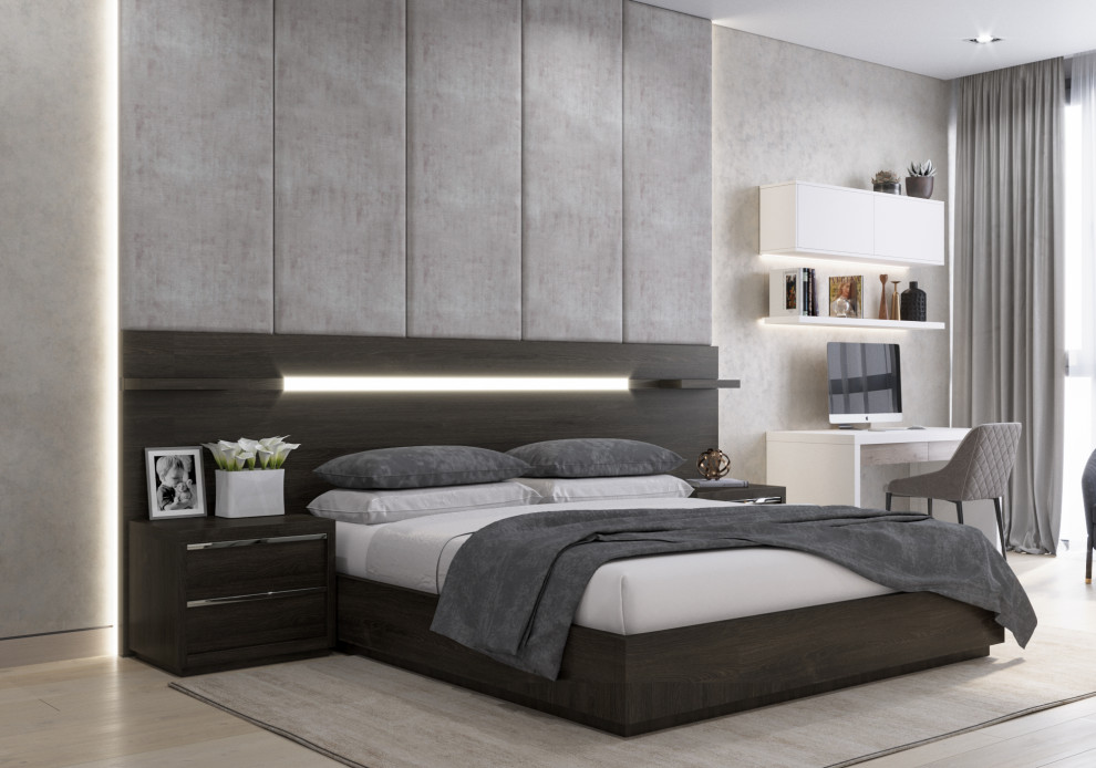 Get inspired with these stunning grey bedroom ideas! From cozy retreats to modern minimalist spaces, discover stylish ways to decorate with grey for a chic, calming bedroom makeover. Grey Bedroom Ideas, Grey Bedroom Decor, Pink And Grey Bedroom, Grey And White Bedroom Ideas, Grey Room Ideas Bedroom, Grey Headboard Bedroom, White And Grey Bedroom, Black And Grey Bedroom Ideas, Black And Grey Bedroom, Black White And Grey Bedroom Ideas, Grey Headboard Bedroom Ideas Decor