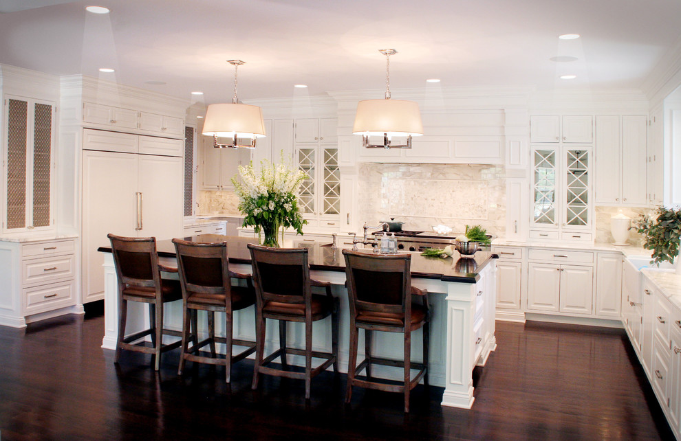 Stylish kitchen pendant lights over island ideas to transform your space. Get inspired with tips, trends, and real home examples for a gorgeous, functional kitchen. Kitchen Pendant Lights Over Island, Glass Pendant Lights Over Kitchen Island, Gold Pendant Lights Over Kitchen Island, Large Pendant Lights Over Kitchen Island, Brass Pendant Lights Over Kitchen Island, Two Pendant Lights Over Kitchen Island, Black Kitchen Pendant Lights Over Island, Kitchen Pendant Lights Over Island Ideas