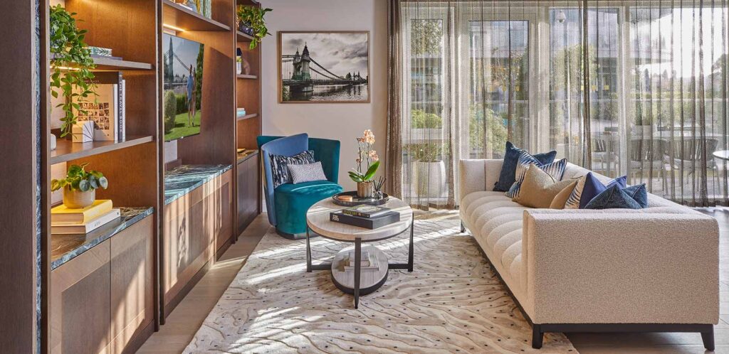 Stylish small apartment living room ideas that blend functionality with flair. Get inspired by real-life spaces, smart decor tips, and cozy layout solutions perfect for compact homes. Small Living Room Ideas Apartment, Small Living Room Ideas Apartment Cozy, Small Apartment Decorating Living Room, Living Room Layout, Small Apartment Living Room Ideas, Small Living Room Decorating Ideas Apartment, Small Apartment Inspiration Living Room, Living Room Designs Small Spaces Apartment Decor, Budget