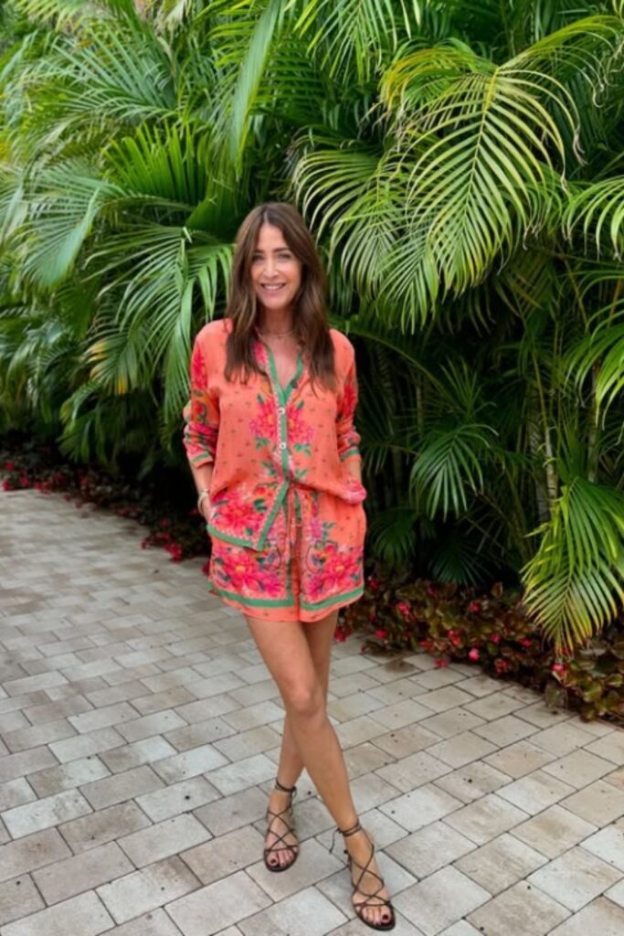 The best Spain outfit ideas for your next vacation—from breezy dresses to chic neutral sets. Get inspired with stylish looks perfect for Mallorca, Marbella, Ibiza, and beyond. Barcelona Spain Outfits, Spain Travel Outfits, Seville Spain Outfits, Spain Style Outfits, Outfits For Spain, Spain Vacation Outfits, Summer In Spain Outfits, Spain Summer Outfit, Madrid Spain Outfit Idea, Spain Jersey Outfit, Mallorca Spain Outfit, Spain Holiday Outfit