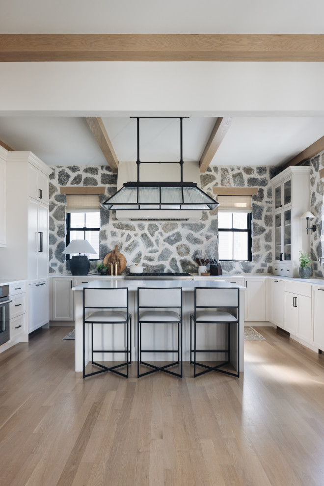 Gorgeous stone backsplash kitchen ideas to transform your space. From rustic farmhouse to modern elegance, get inspired with stylish, functional designs perfect for any home. Stone Backsplash Kitchen, Natural Stone Backsplash Kitchen, Stone Backsplash Kitchen Rustic, Stone Veneer Backsplash, White Stone Backsplash, Kitchen With Stone Backsplash, Faux Stone Backsplash Kitchen, White Stone Backsplash Kitchen