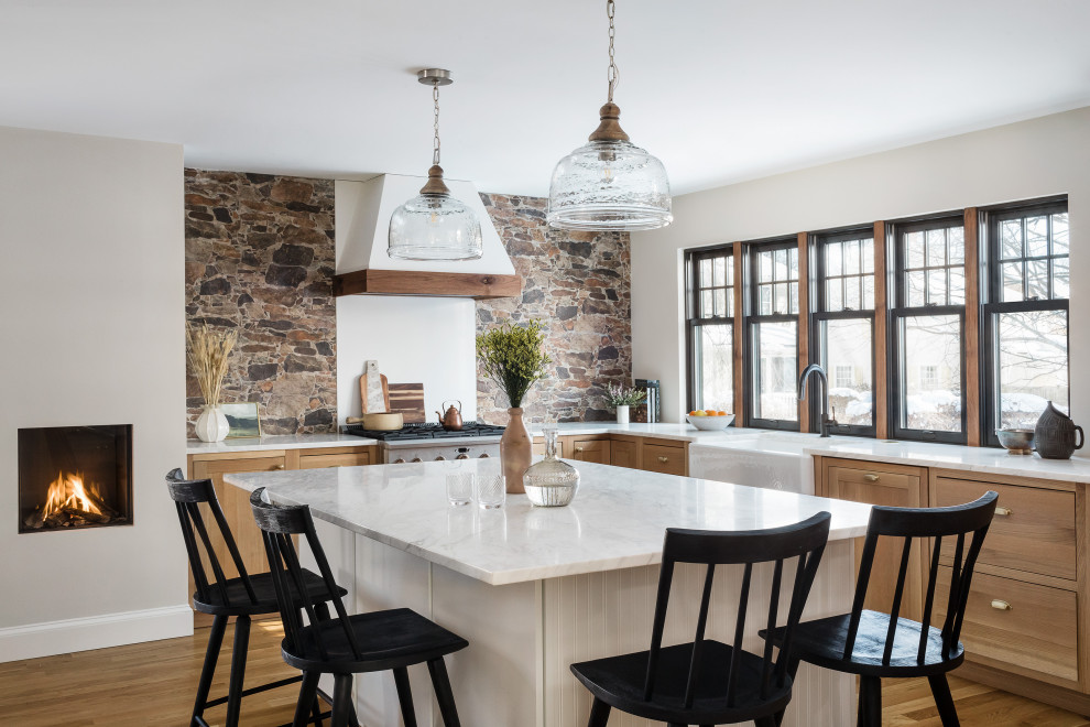 Gorgeous stone backsplash kitchen ideas to transform your space. From rustic farmhouse to modern elegance, get inspired with stylish, functional designs perfect for any home. Stone Backsplash Kitchen, Natural Stone Backsplash Kitchen, Stone Backsplash Kitchen Rustic, Stone Veneer Backsplash, White Stone Backsplash, Kitchen With Stone Backsplash, Faux Stone Backsplash Kitchen, White Stone Backsplash Kitchen